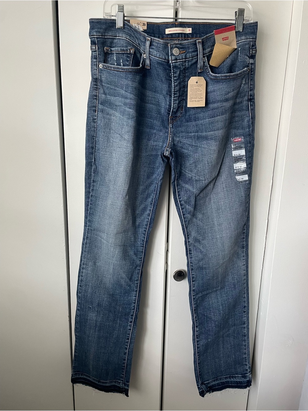 Levi's 314 Shaping Straight Leg Jeans in Medium Blue Wash